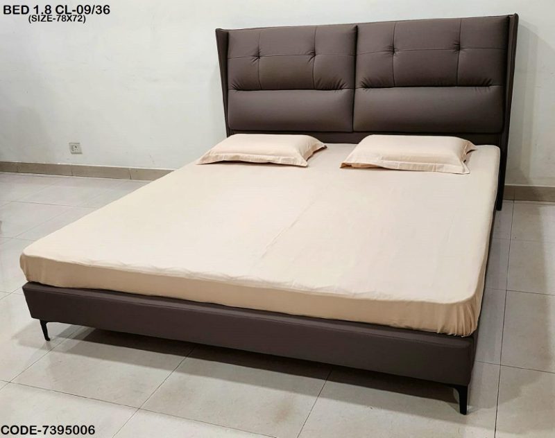 Classic Winged Headboard Bed
